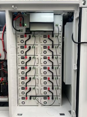 Hvac BESS 배터리 에너지 저장 시스템 모듈 51.2V 105AH 혁명적인 PC 전력 50-500KW 성능
