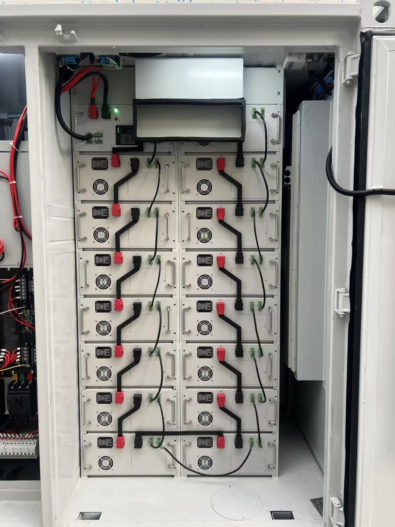Hvac BESS 배터리 에너지 저장 시스템 모듈 51.2V 105AH 혁명적인 PC 전력 50-500KW 성능